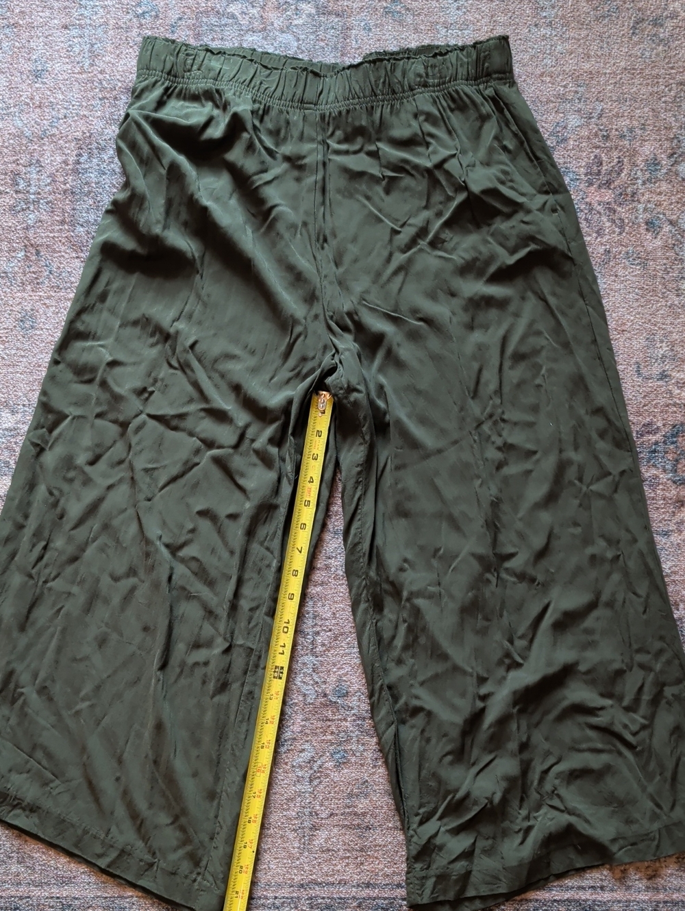 H&M Women's Wide-Leg Elastic-Waist Pants in Olive
